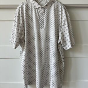 Elegant Men's Polo Shirt - Subtle Pattern in White and Gray